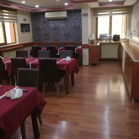Kayzer Hotel *